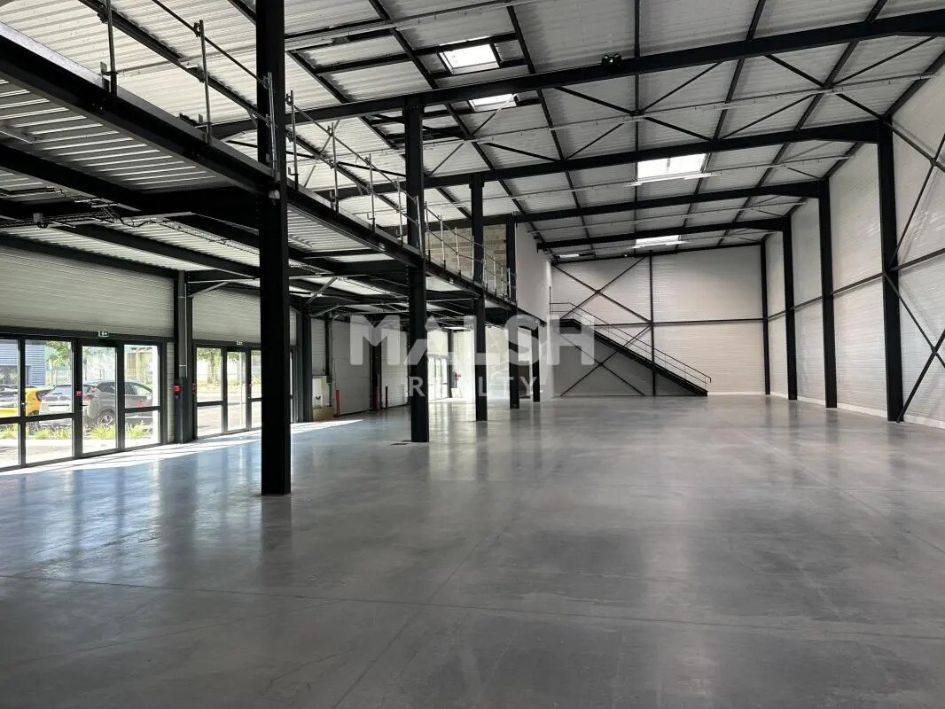 Flex in Saint-Quentin-Fallavier for lease Interior Photo- Image 1 of 17