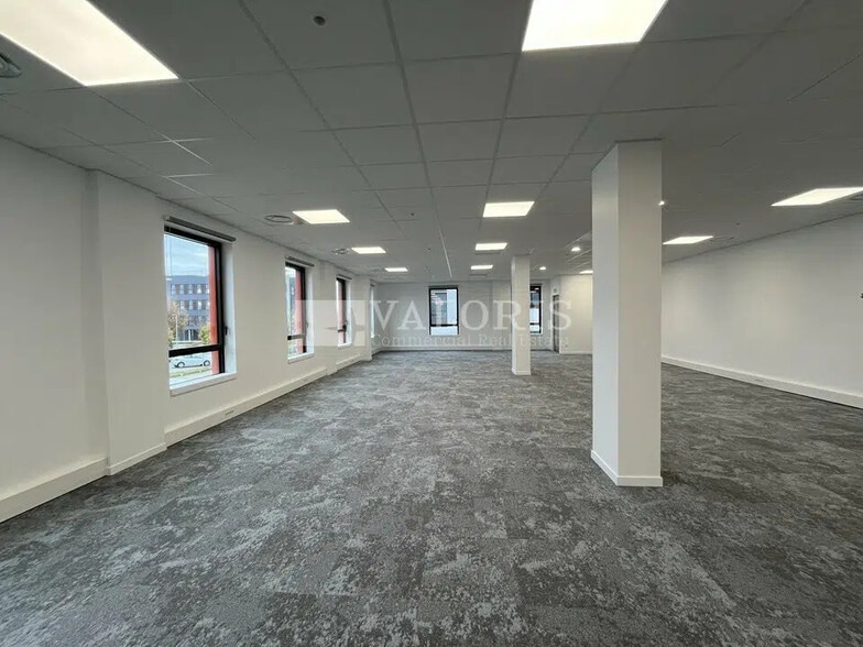 Office in Montluel for lease - Building Photo - Image 2 of 13