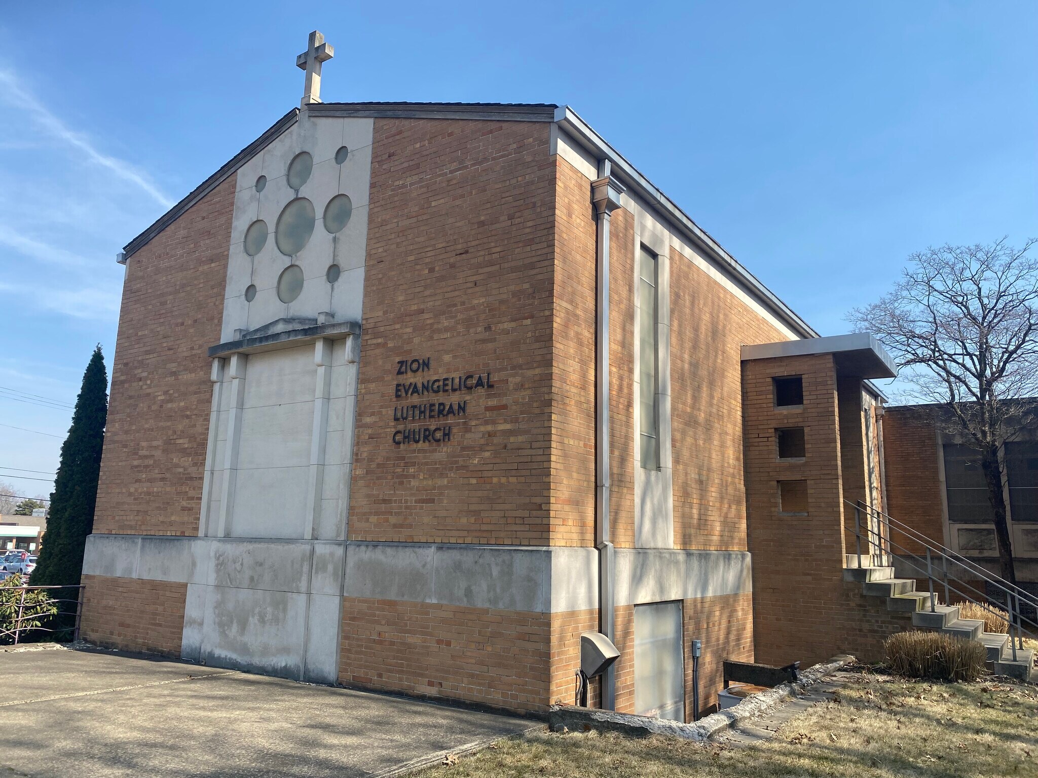 702 Raff Rd SW, Canton, OH for sale Building Photo- Image 1 of 1