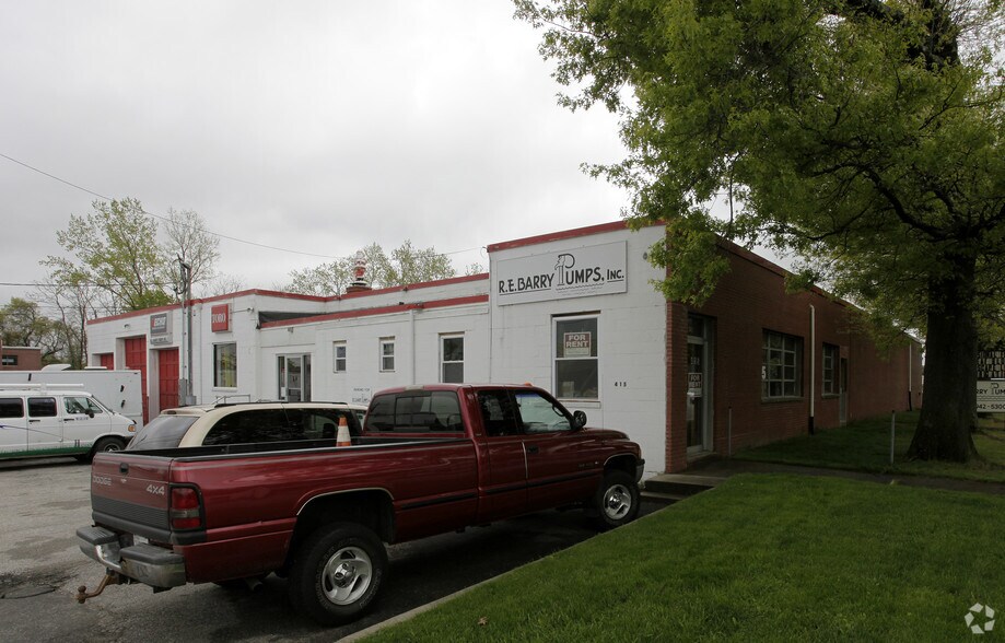 415 Atwood Ave, Cranston, RI for sale - Primary Photo - Image 1 of 1