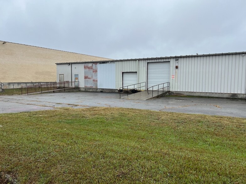 991 Milledge St, East Point, GA for lease - Building Photo - Image 3 of 6