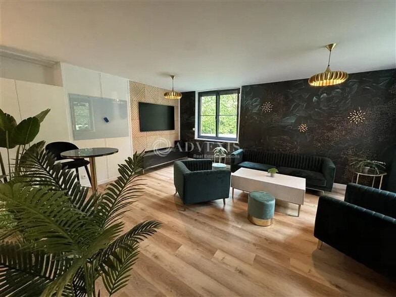 Office in Lognes for lease - Interior Photo - Image 3 of 9