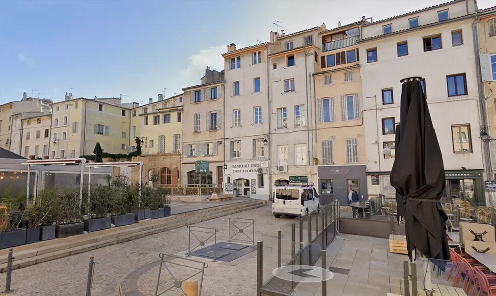 Retail in Aix-en-Provence for lease - Building Photo - Image 3 of 3