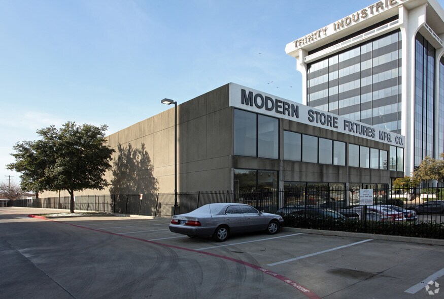 2525 N Stemmons Fwy, Dallas, TX for sale - Building Photo - Image 3 of 6