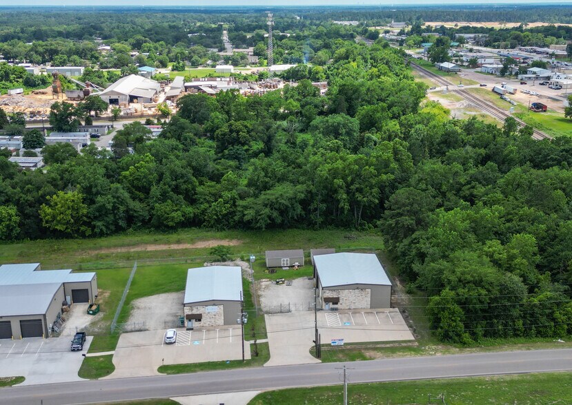 304 E Rogers Rd, Willis, TX 77378 Industrial for Sale