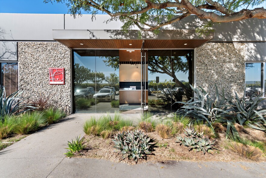 3198 Airport Loop Dr, Costa Mesa, CA for lease - Building Photo - Image 1 of 11