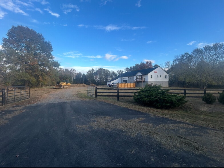 27131 Hubbards Rd, Remington, VA for lease - Primary Photo - Image 1 of 15