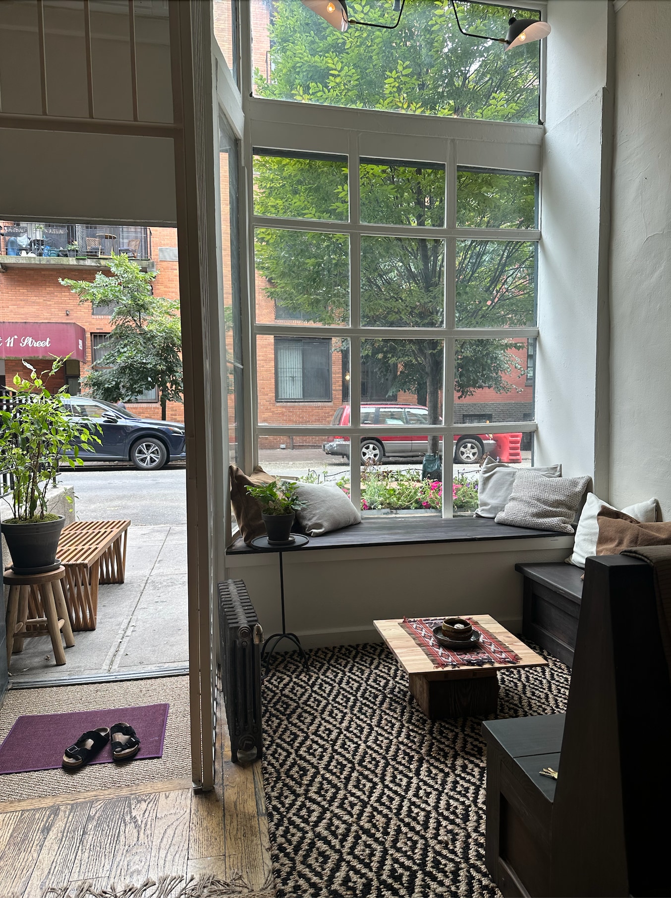 325 W 11th St, New York, NY for lease Building Photo- Image 1 of 4