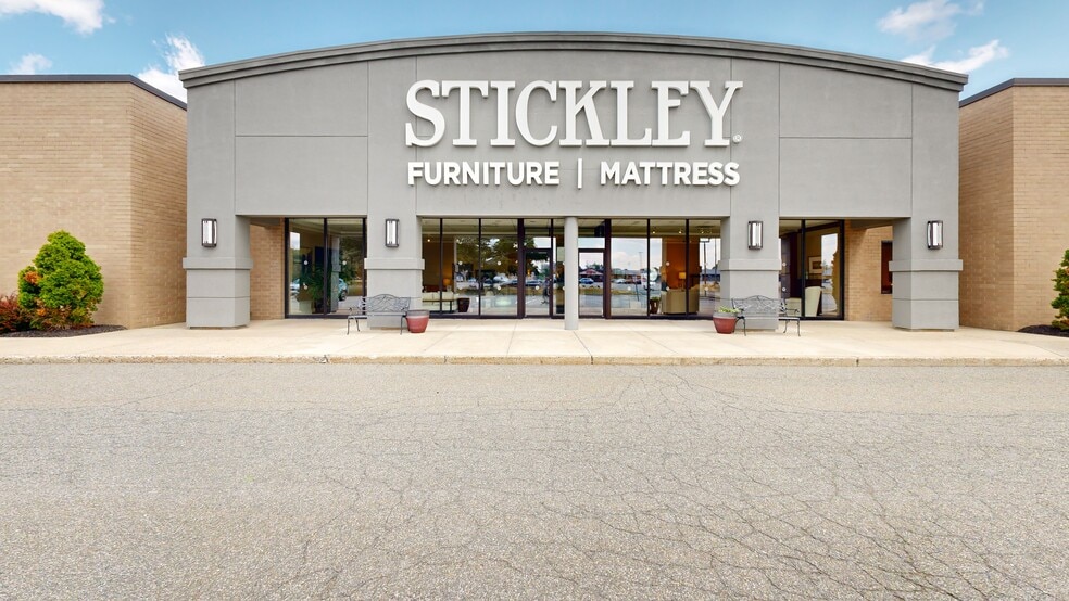 151 Wolf Rd, Colonie, NY for sale - Building Photo - Image 1 of 45