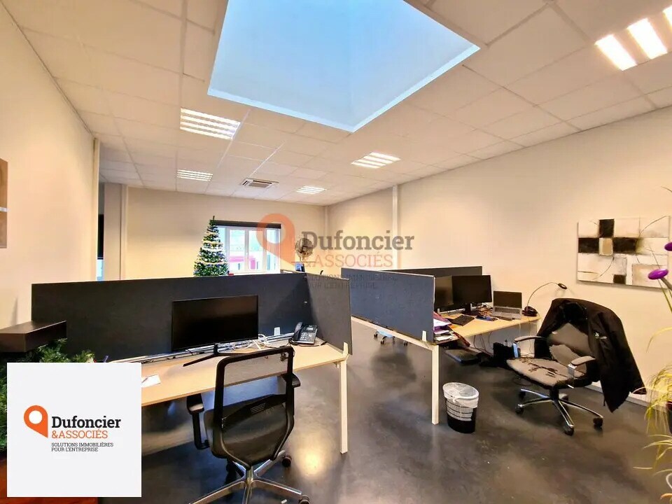 Office in Poitiers for sale Building Photo- Image 1 of 9