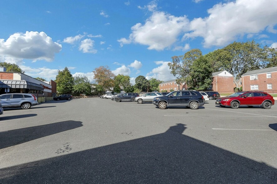 406 E Madison Ave, Dumont, NJ for lease - Building Photo - Image 2 of 15