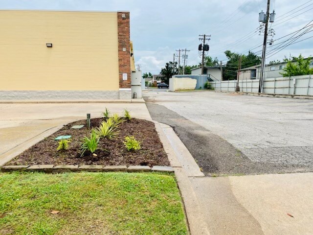 2340 NW 23rd St, Oklahoma City, OK for lease - Building Photo - Image 3 of 4