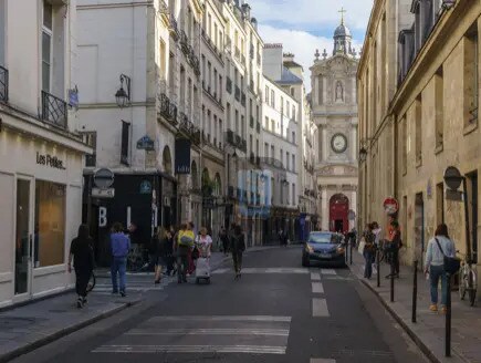 Retail in Paris for lease Building Photo- Image 1 of 4