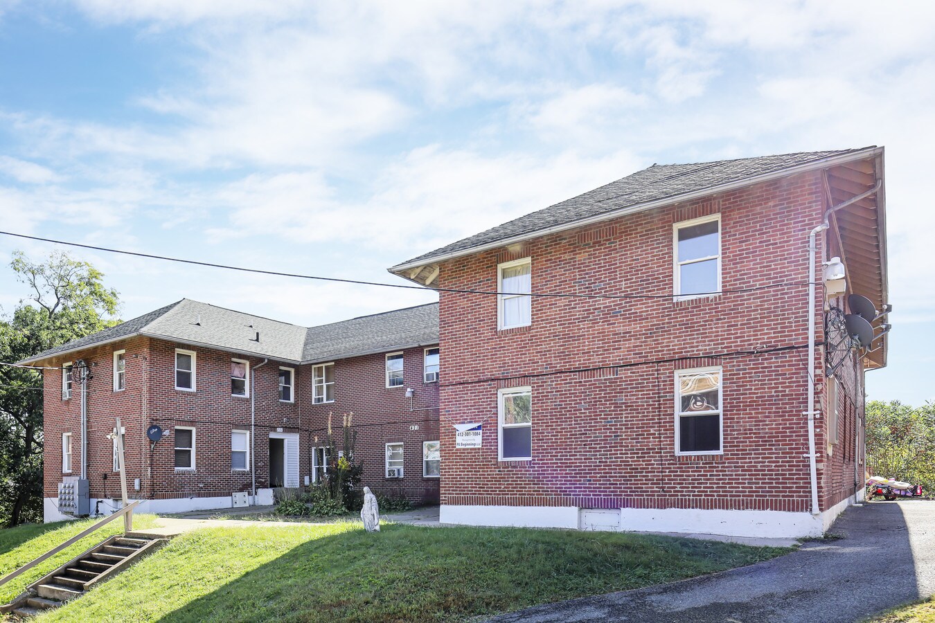 421 Ohio Ave, Clairton, PA 15025