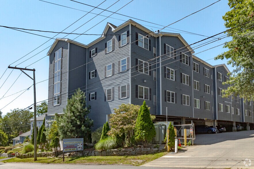 677-695 Sylvan Ave, Bridgeport, CT for sale - Primary Photo - Image 1 of 1