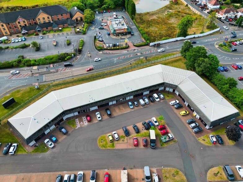 First Ave, Kingswinford for lease - Building Photo - Image 2 of 13