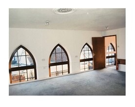 High St, Lane End for lease Interior Photo- Image 2 of 3