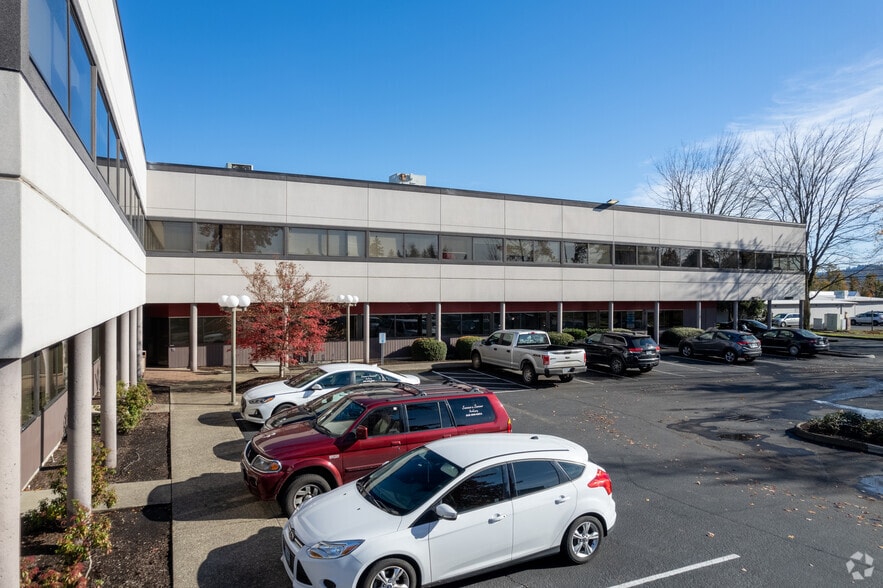 8825 SE Jannsen Rd, Clackamas, OR for lease - Building Photo - Image 3 of 8