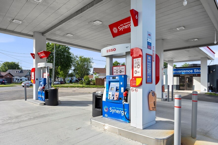 33 Oak St E, Leamington, ON for sale - Building Photo - Image 3 of 19