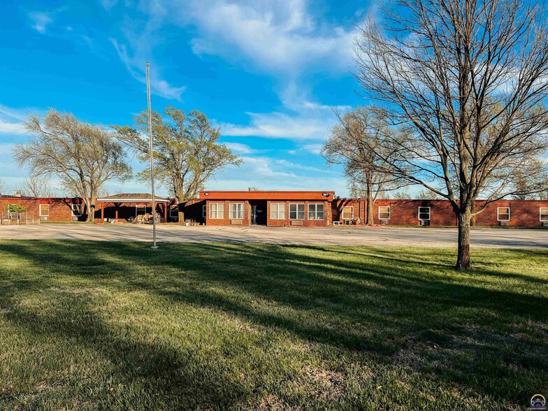 128 Pearson Ave, Waverly, KS for sale - Primary Photo - Image 1 of 1