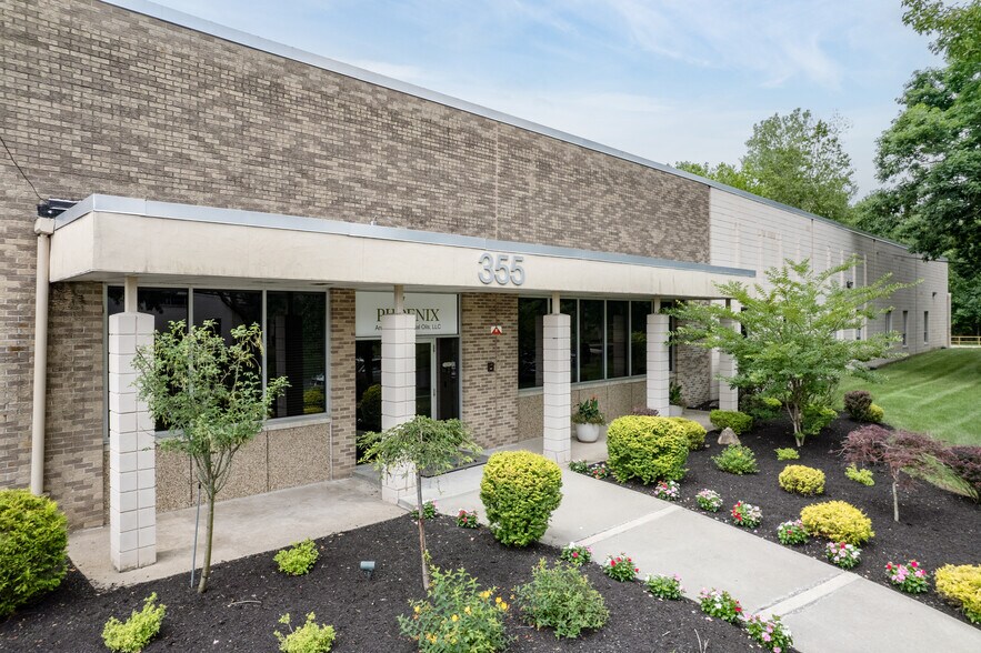 300500 Frank W Burr Blvd, Teaneck, NJ 07666 Glenpointe