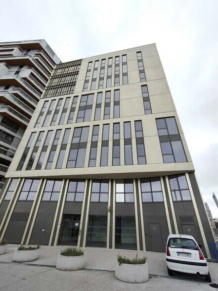 Office in Bordeaux for lease - Building Photo - Image 1 of 6