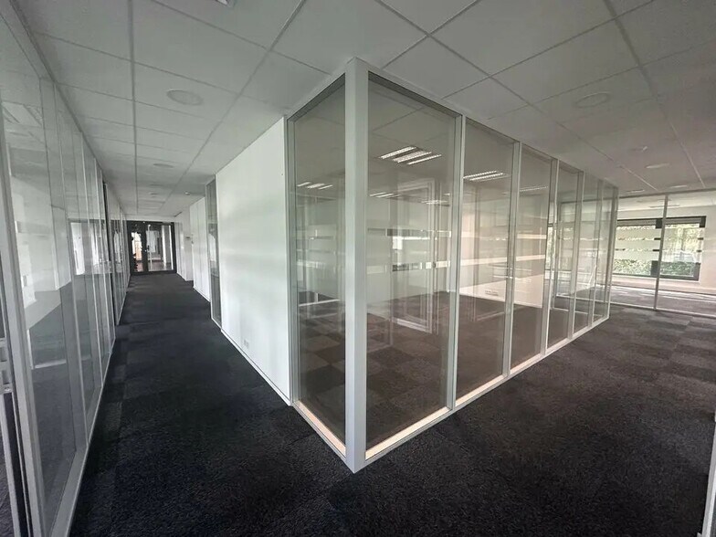 Office in Schiltigheim for lease - Interior Photo - Image 3 of 6