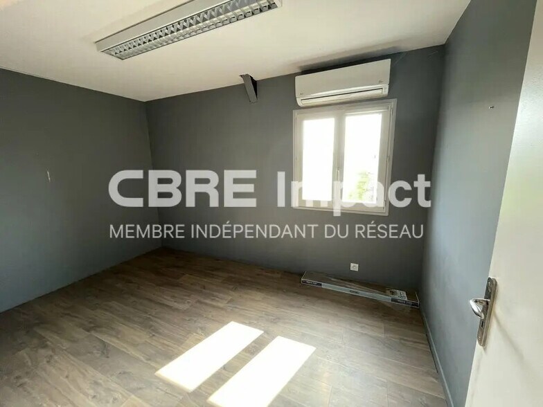 Flex in Reims for lease - Building Photo - Image 2 of 8