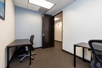 800 E 101st Ter, Kansas City, MO for lease Interior Photo- Image 1 of 3