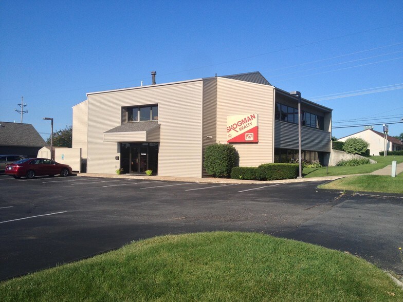 1201 Edgewood Rd SW, Cedar Rapids, IA for sale - Primary Photo - Image 1 of 1