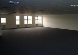 1 Rue Enrico Fermi, Saint-Thibault-des-Vignes for lease Interior Photo- Image 1 of 4