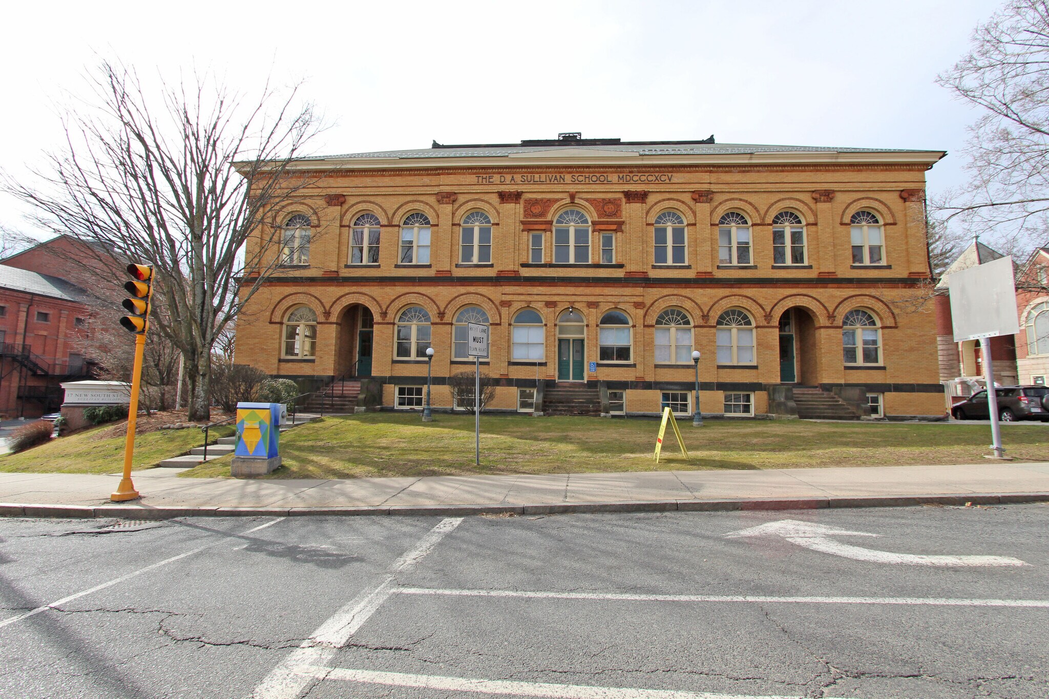 17 New South St, Northampton, MA 01060 Old School Commons Condominium