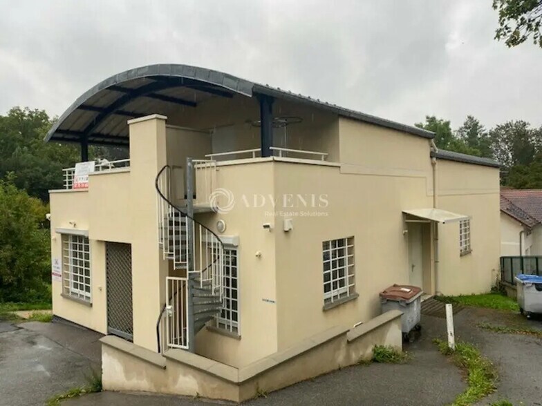 Office in Villennes-sur-Seine for lease - Building Photo - Image 2 of 12