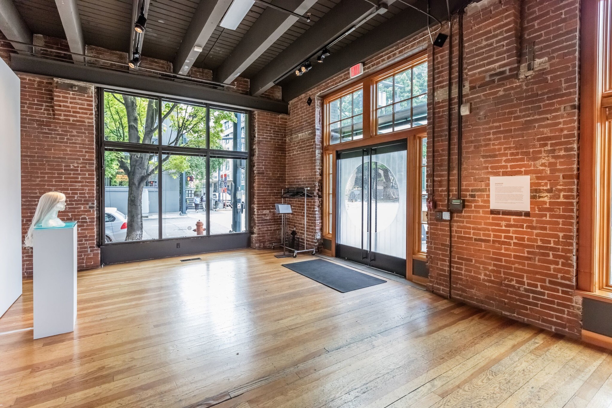 1225 NW Everett St, Portland, OR for sale Interior Photo- Image 1 of 1