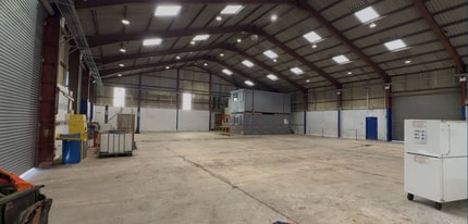 Fountainbleau, Newburgh for lease Interior Photo- Image 2 of 2