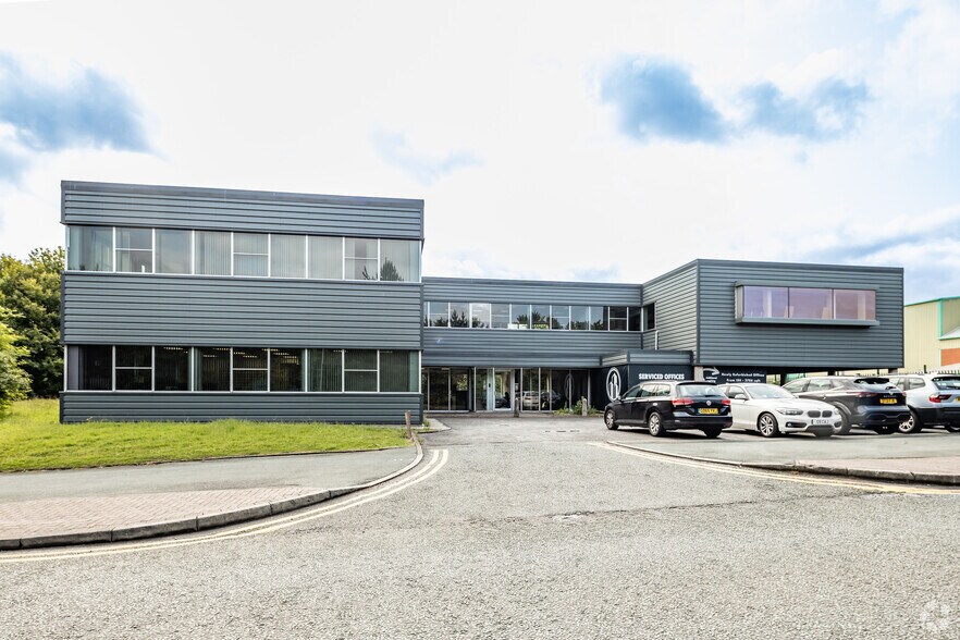 Aston Ln N, Runcorn for lease - Primary Photo - Image 1 of 3