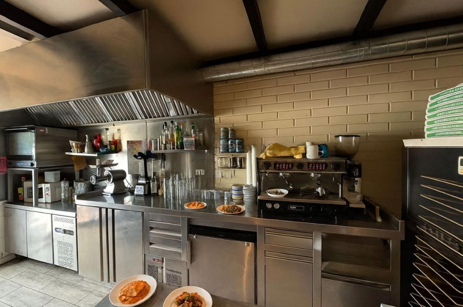 Retail in Barcelona, Barcelona for lease Interior Photo- Image 1 of 6