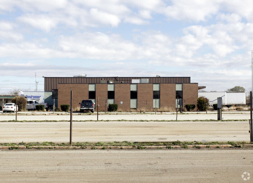 1300 S Walnut St, South Bend, IN 46619 17.84± Acres South Bend CrossDock & Shop