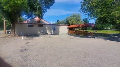 22 Ash Swamp Rd, Newmarket, NH for lease Building Photo- Image 2 of 7