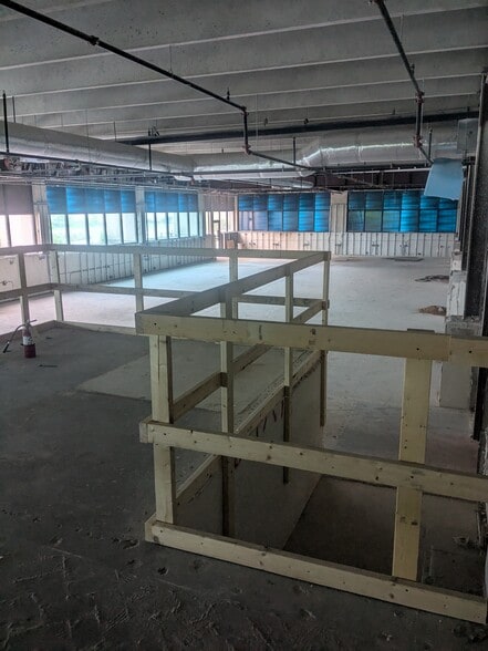 2520 Bypass Rd, Elkhart, IN for lease - Building Photo - Image 3 of 7