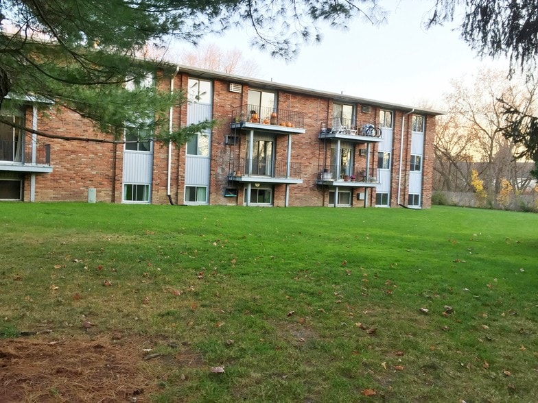 44 Rickard St, Cortland, NY for sale - Primary Photo - Image 1 of 34