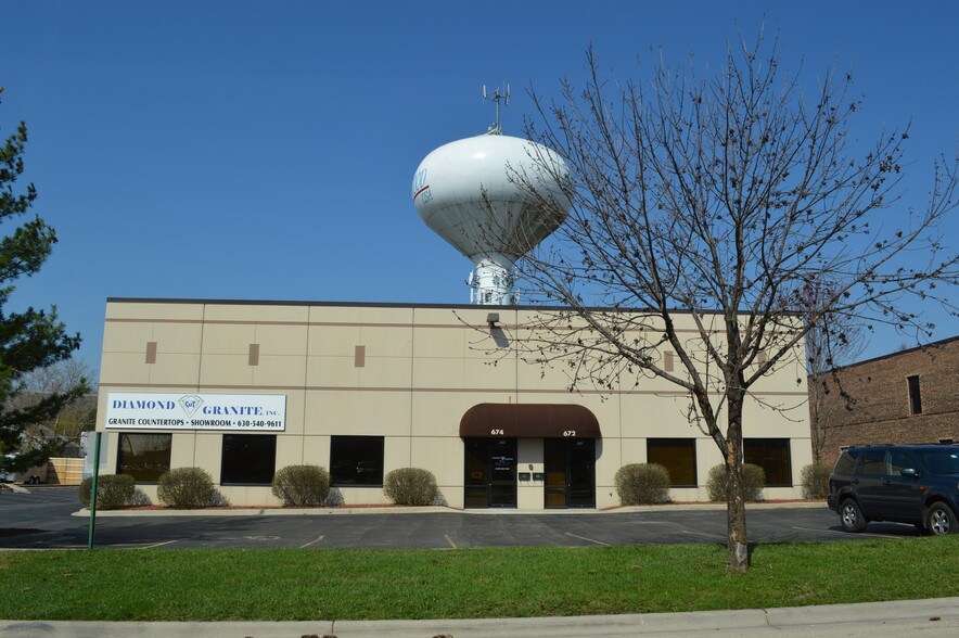 672674 Bonded Pky, Streamwood, IL 60107