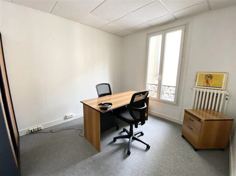Office in Paris for lease - Building Photo - Image 1 of 5