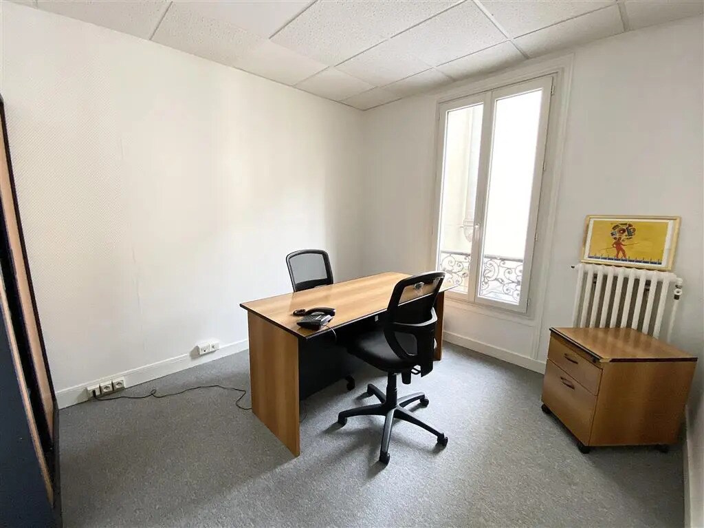 Office in Paris for lease Building Photo- Image 1 of 6