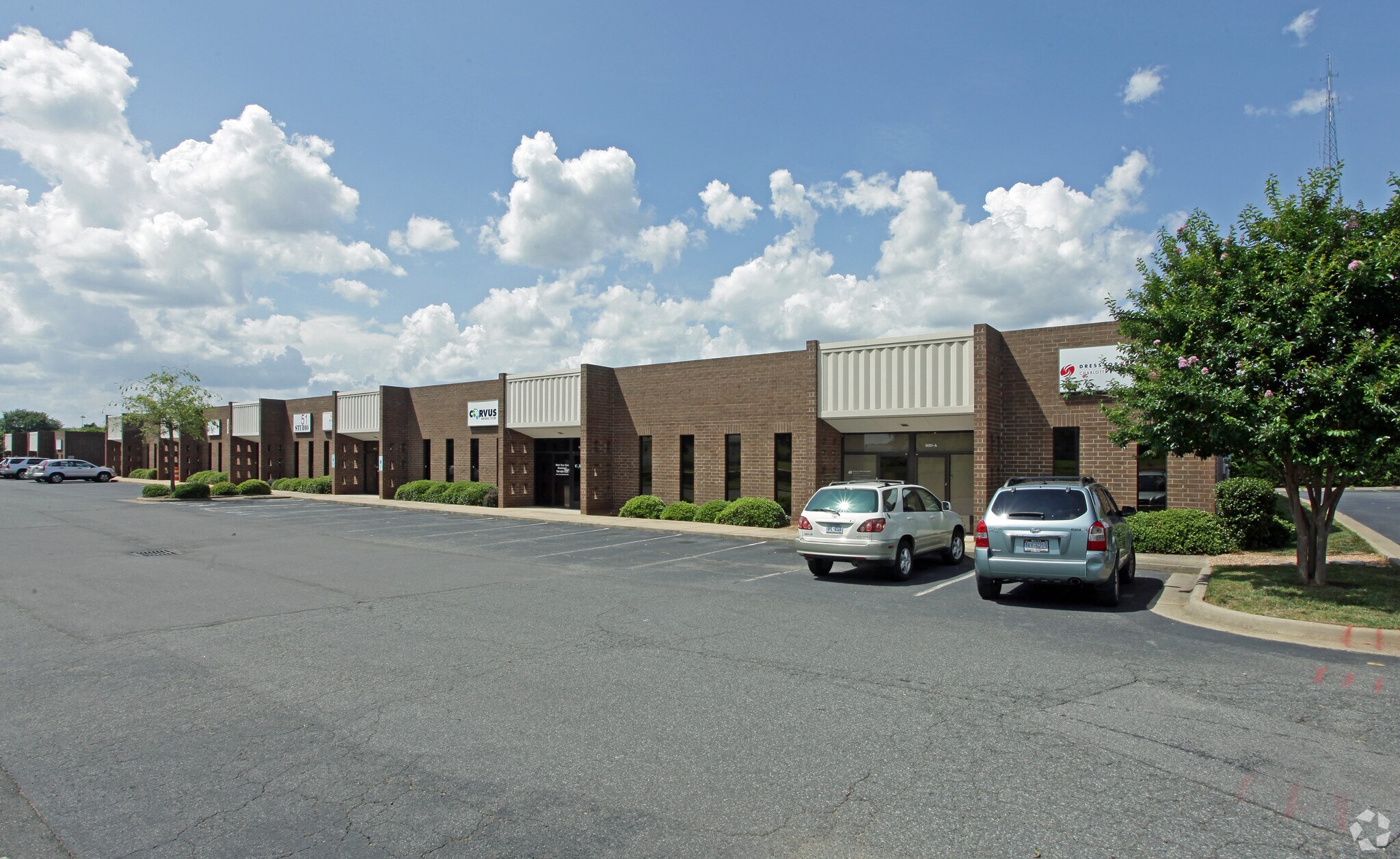 500 Clanton Rd, Charlotte, NC for sale Primary Photo- Image 1 of 1