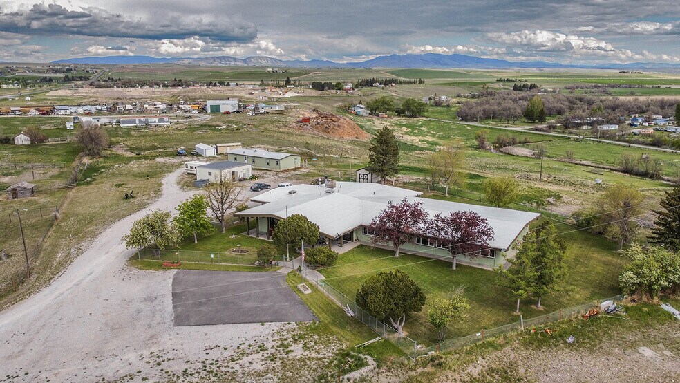 128 US-12, Townsend, MT for sale - Primary Photo - Image 1 of 1