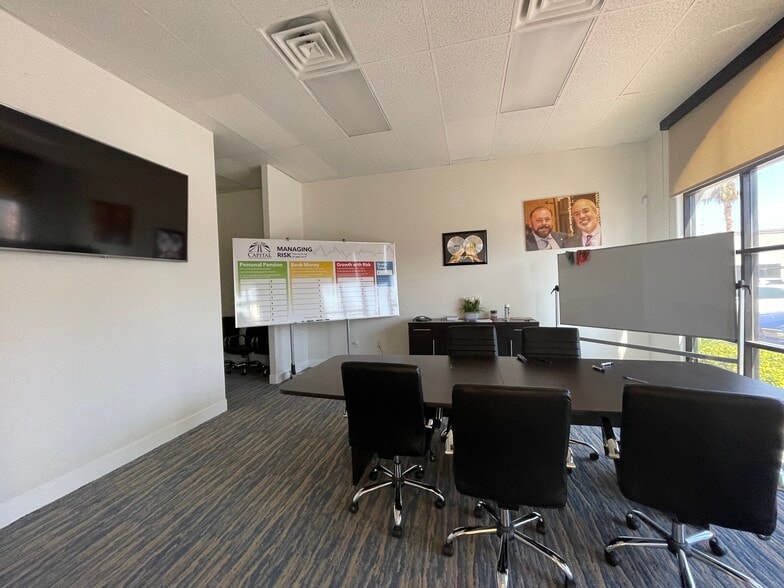 8670 Spring Mountain Rd, Las Vegas, NV for lease - Building Photo - Image 2 of 24