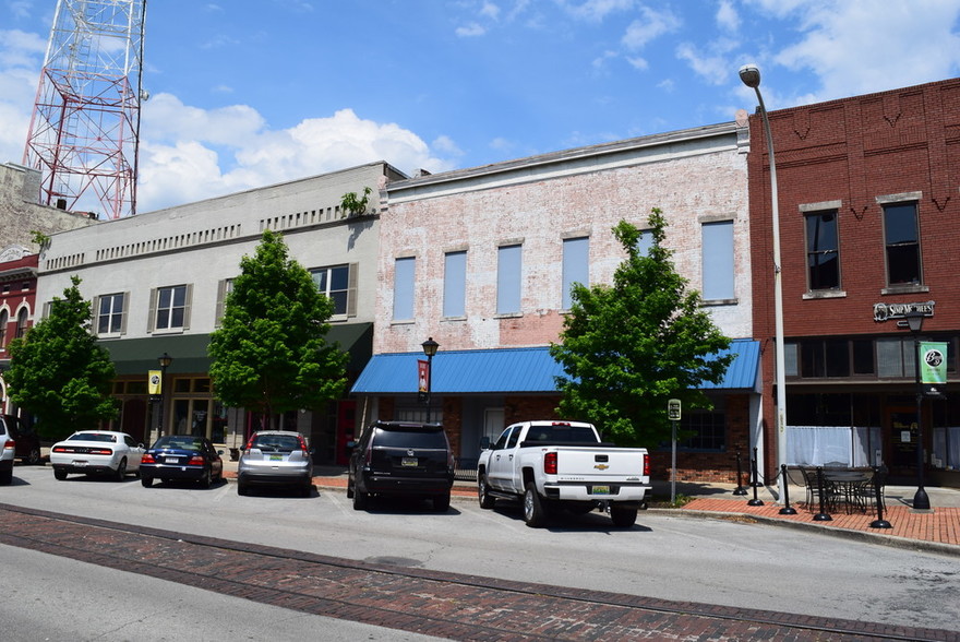 723 Bank St NE, Decatur, AL, 35601 - Storefront Retail/Office Property ...