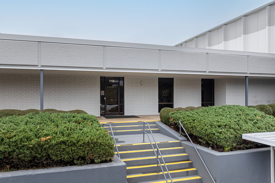 3401 Gresham Lake Rd, Raleigh, NC for lease - Building Photo - Image 3 of 14