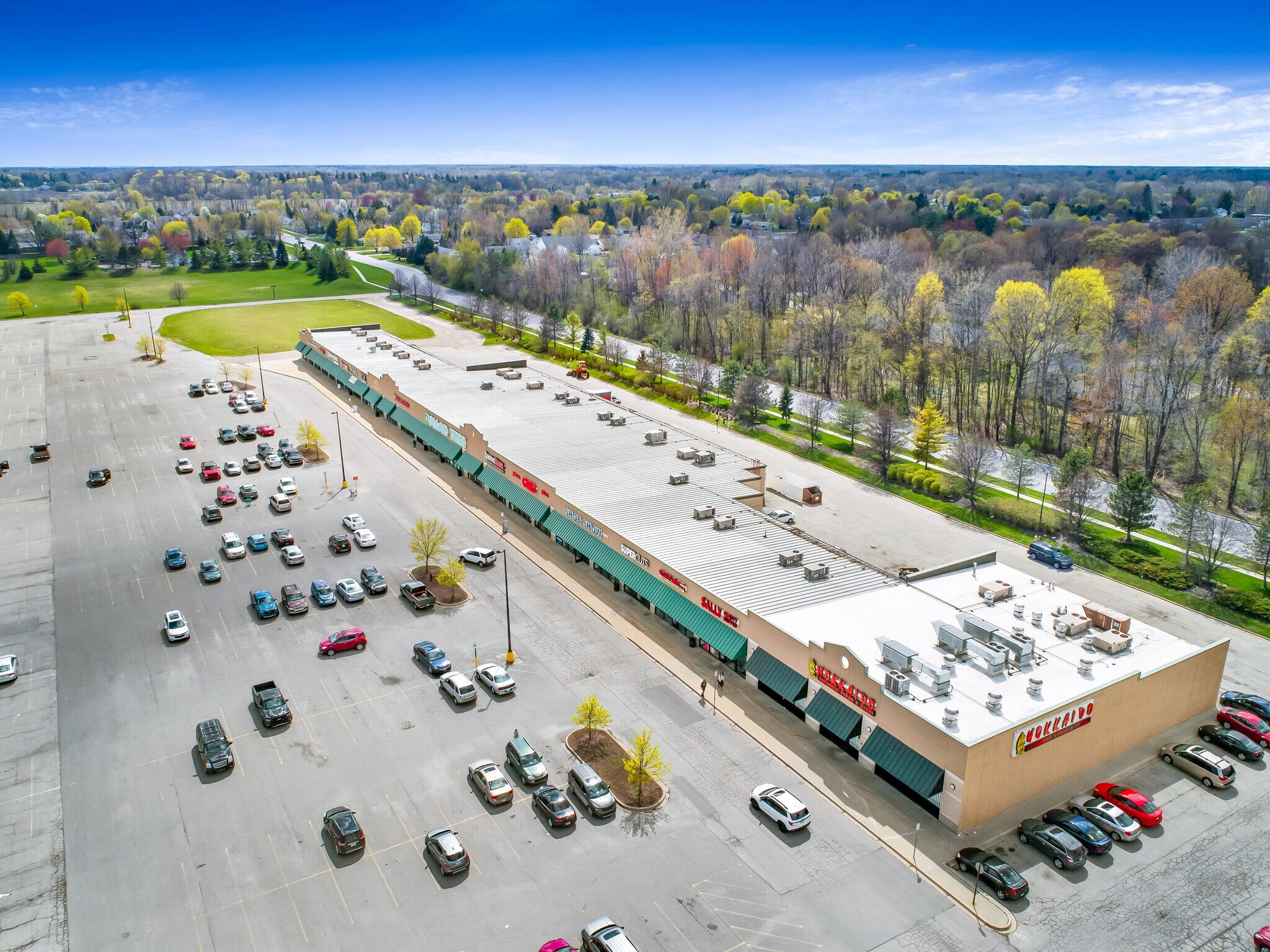 1706-1818 Lawndale Rd, Saginaw, MI for lease Building Photo- Image 1 of 11